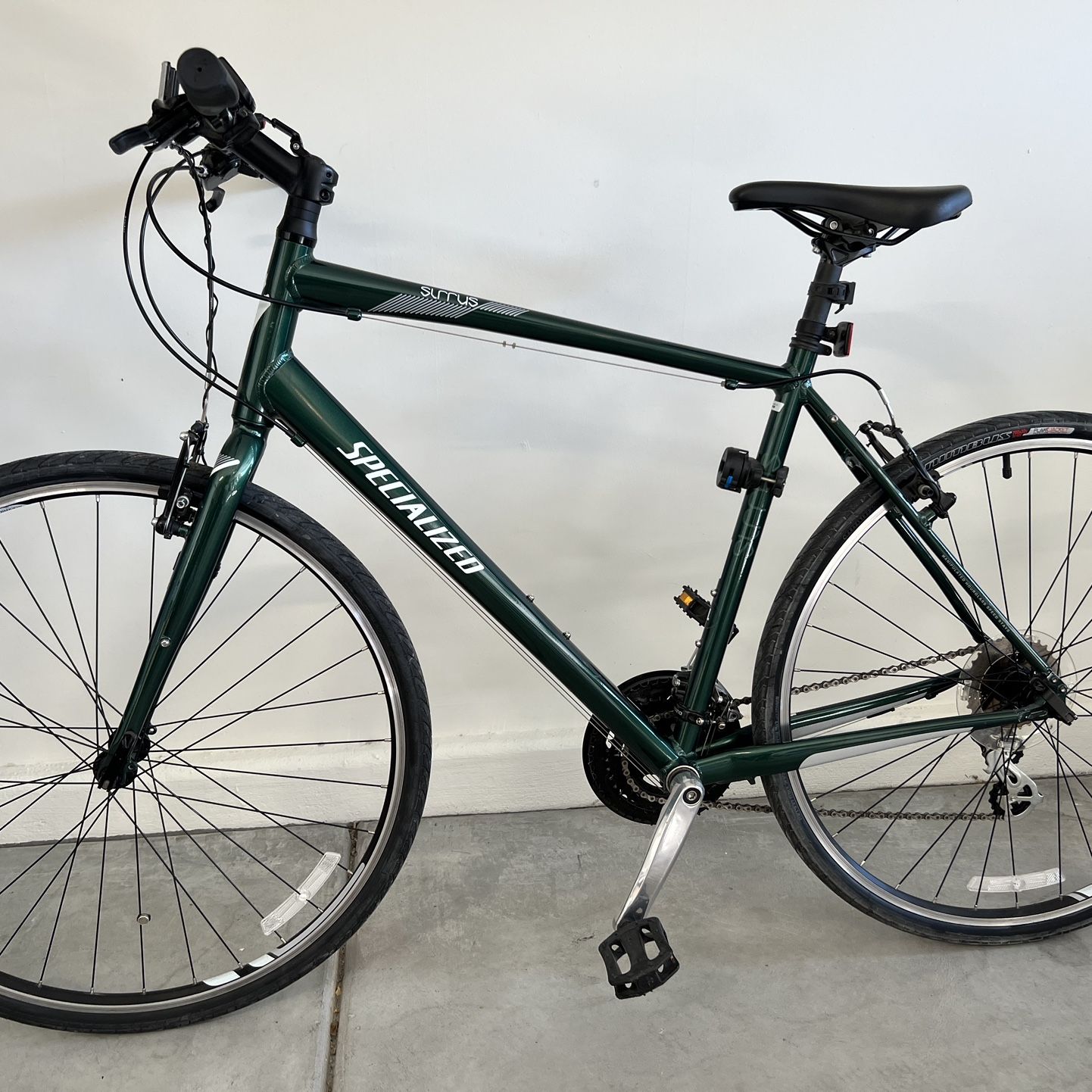 Specialized Sirrus 2012 Men s Large Gloss Green Hybrid Road Bike for Sale in Las Vegas NV OfferUp