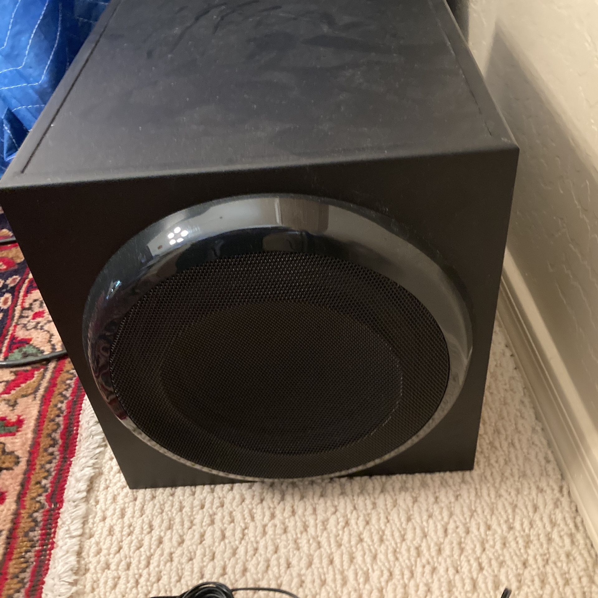 logitech 5.1 surround sound speaker system for Sale in Phoenix, AZ