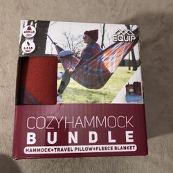 Equip Cozy Hammock Bundle. This hammock has a weight capacity of 400lbs, but this whole bundle weighs only 2.2 lb Cozy Hammock Bundle Includes: 1 Pers