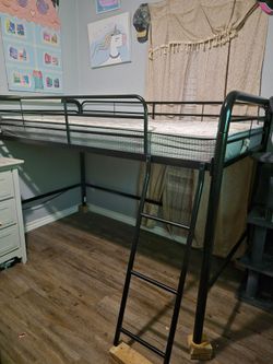 Twin loft bed