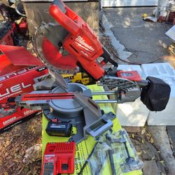 Milwaukee M18 FUEL 10 in. Dual Bevel Sliding Compound Miter Saw