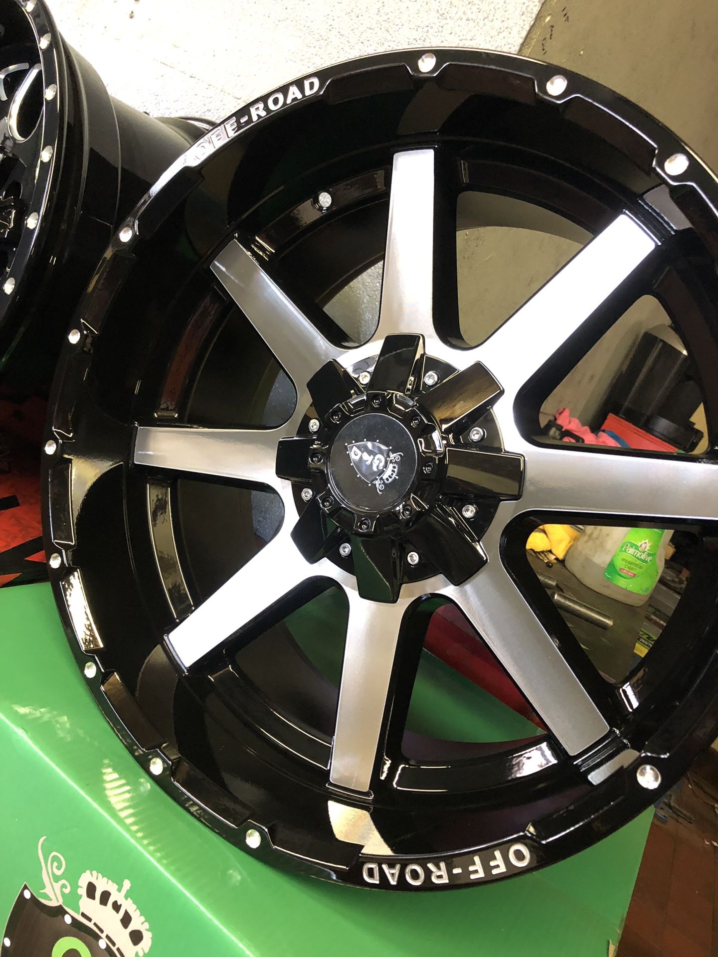 20x10 33x12.50r20