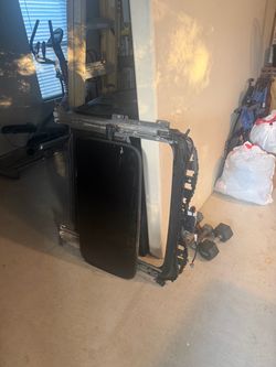 2024 GMC Denali sunroof mechanism