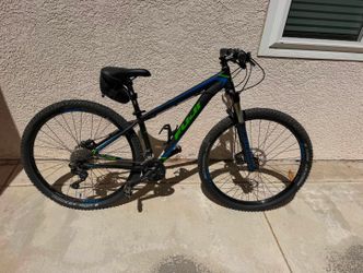 2017 Women’s 29 Fuji Tahoe Mountain bike