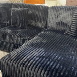 New Sectional Couch / Free Delivery 