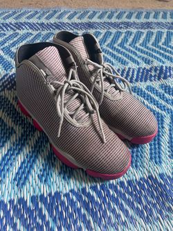 Jordan future sneakers in gray with pink accents #basketball #retro
