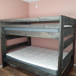 Full Bunk Bed With Matresses
