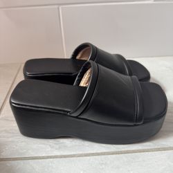 Black Wedges 