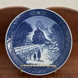 Vintage Royal Copenhagen Denmark 1973 Plate Going Home for Christmas - just under 7.25” diameter  
