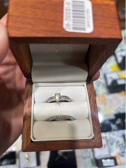 Platinum gold woman’s ring