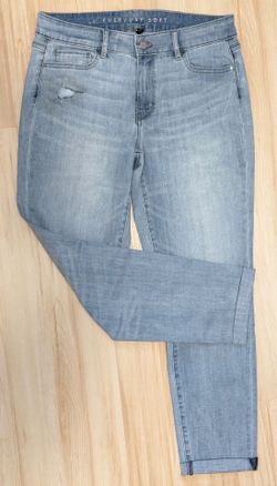 New With Tags White House Black Market Size 4 Girlfriend Jeans