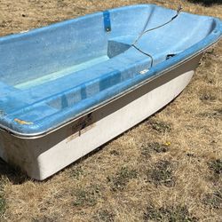 Boat 7 Ft Livingston and project 7 1/2 Ft Wooden 