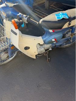 Honda C70 1983