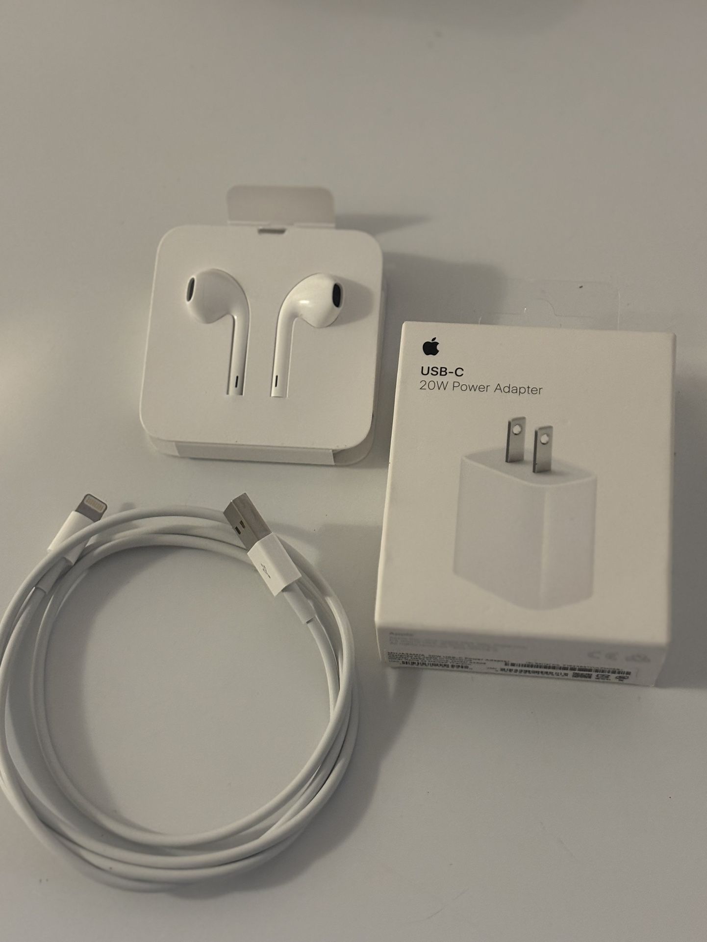 Earphone And iPhone Charger