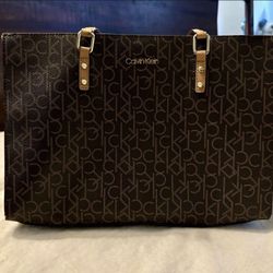 Calvin Klain Purse