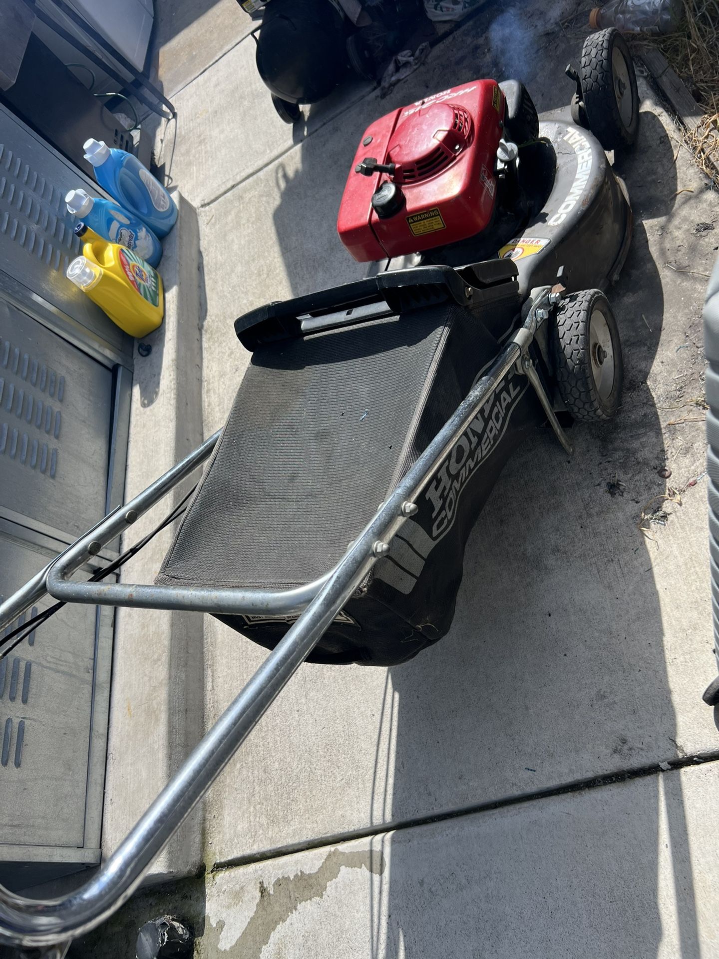 215 Honda lawn Mower