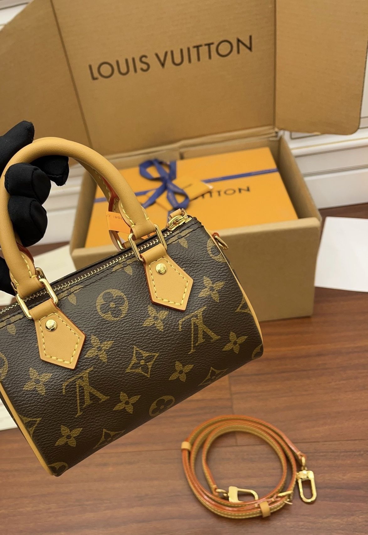 Louis Vuitton nano speedy size: 16x10x7.5cm(759)56