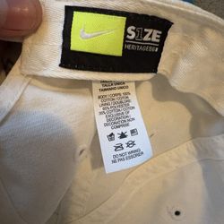 women’s nike hat/ cap