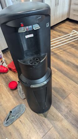Bottom load water dispenser.
