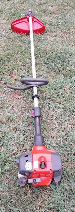 Husqvarna 128LX Straight Shaft 2 Cycle Weedeater  Located in Southmont North Carolina