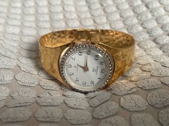 VINTAGE KENNETH JAY LANE GOLD WATCH SO CHIC!