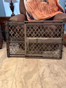 Portable pet gate