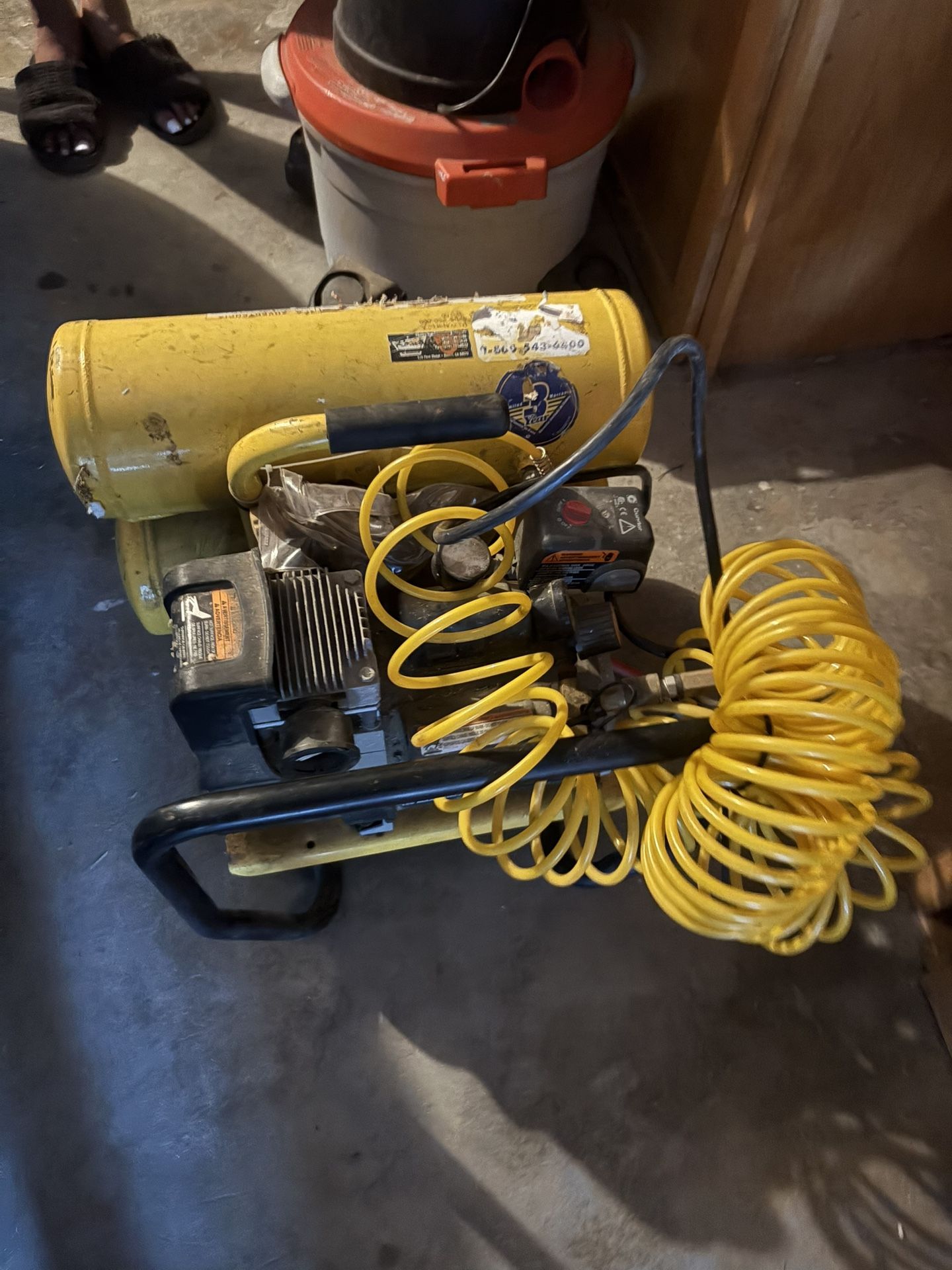 AIR COMPRESSOR 3HP 4gallon
