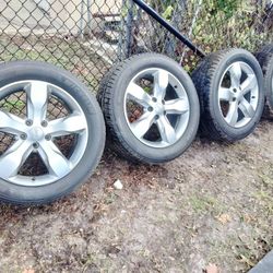 2014 JEEP GRAND CHEROKEE WHEELS AND TIRES GREAT CONDITION 