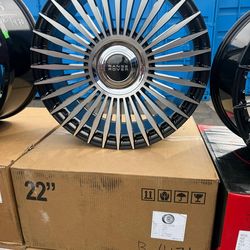 Range Rover Turbine Style (22") 👑 ​Executive Luxury. The iconic multi-fin turbine design. Perfectly balanced for a smooth ride and an unmistakable pr