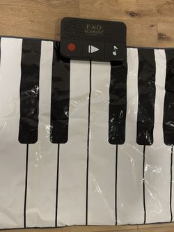 FAO Schwartz Floor Piano 