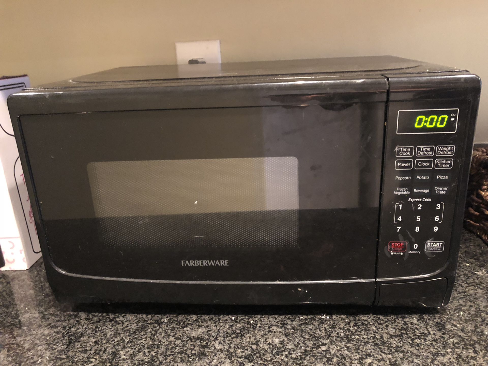 Farberware 700 Watt Microwave