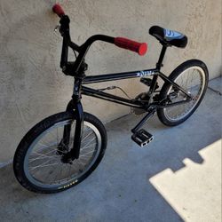 BMX 20" HEAVY DUTY BIKE. GREAT CONDITION. SMOOTH RIDE. $40