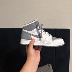 Air Jordan 1’s Mid Woman Size 6.5