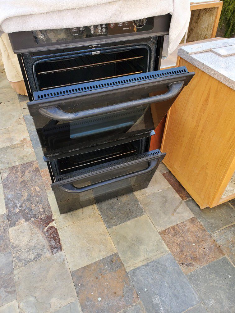 GE Double Oven,  Works,Good Condition