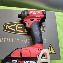 Milwaukee M18 Fuel Surge Drill 