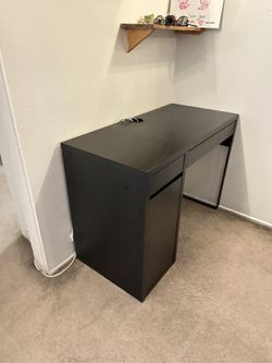 Desk With Storage 