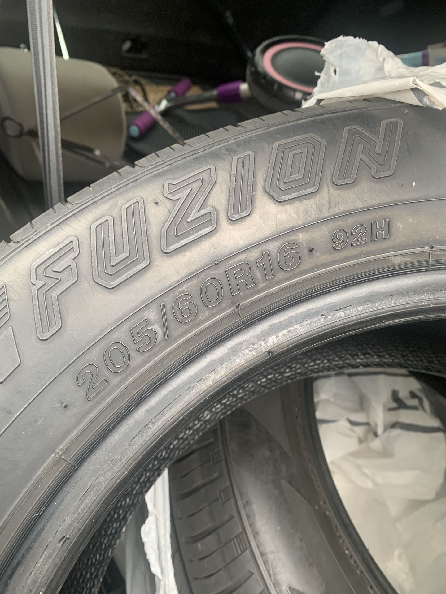 205/60R/16 Fuzion Tire