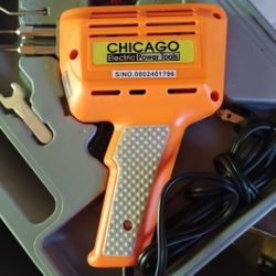 Chicago Electric Power Tools Soldering Gun Kit 180 Watt With Light 