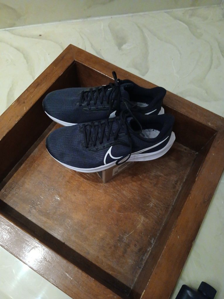 Near  New Nike Tennis Shoes size 12