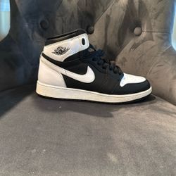 Black And White Size 6Y