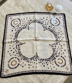 ChaneI silk scarf women goft regalos mujer new with tag
