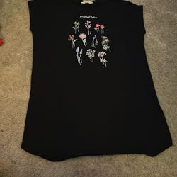 Women’s Plus Size/Maternity Flower Tee