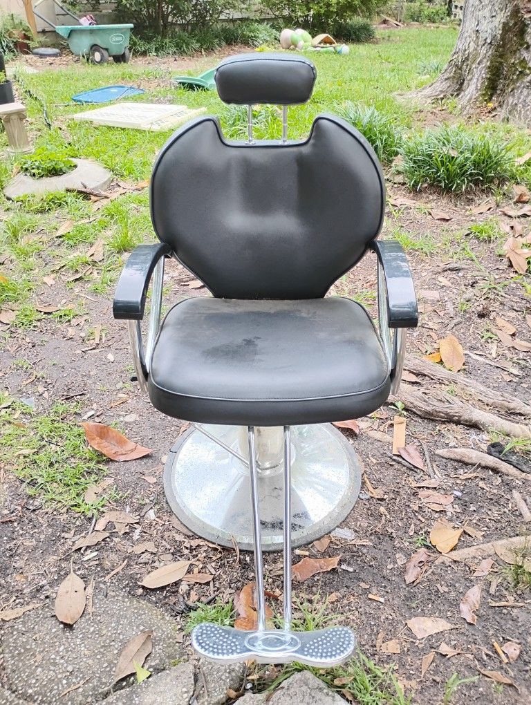 Barber Chair Hair Salon