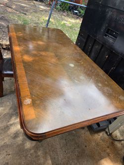 Dining room table
