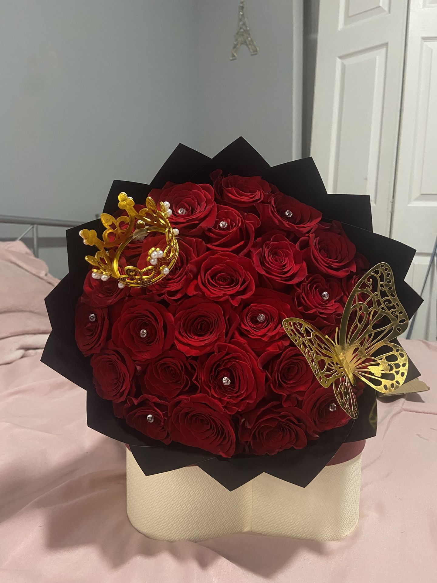 Flowers Eternal Or natural roses