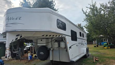 Trails West 2 Horse Gooseneck Trailer