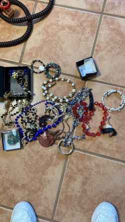 Costume jewelry - beads