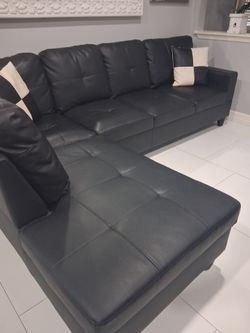 Sofas. I CAN DELIVERY FOR EXTRA FEE