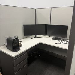 Modern Commercial Office Cubicles (Set of 9) – Modular L-Shaped Desks – $5,000 OBO