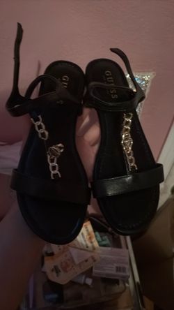 Free guess sandals size 7
